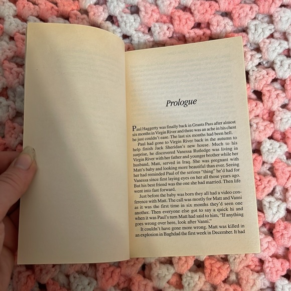 Second Chance Pass paperback book by Robyn Carr - Picture 14 of 14